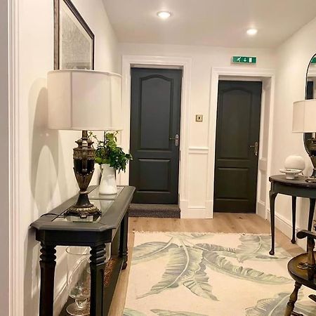 Lovely 2 Bedroom Apartment In 머치웬록 외부 사진
